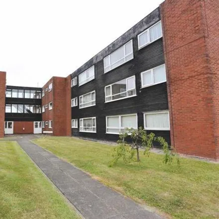 Buy this 2 bed apartment on Airedale Court in Chester Avenue, Poulton-le-Fylde