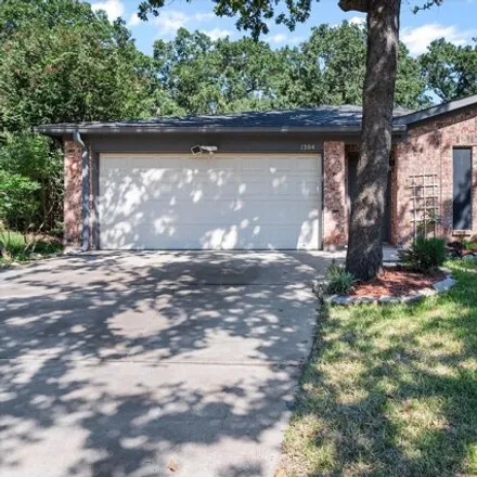 Rent this 3 bed house on 1304 Stone Creek Dr in Mansfield, Texas