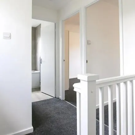 Image 2 - unnamed road, London, CR4 4NP, United Kingdom - Apartment for rent