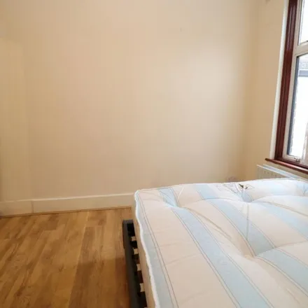 Rent this 5 bed apartment on Hartwell House in Troughton Road, London