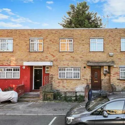 Buy this 4 bed townhouse on 53 Thomas Road in Bow Common, London