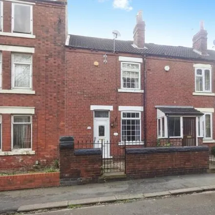 Rent this 2 bed townhouse on 25 Oxford Street in Wakefield, WF1 5HY