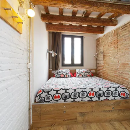 Rent this studio apartment on Carrer dels Tallers in 51, 08001 Barcelona