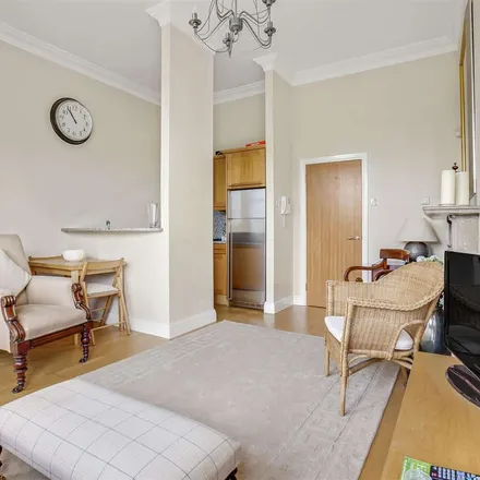 Image 5 - Heath Royal, 59-61 Putney Hill, London, SW15 3JN, United Kingdom - Apartment for rent