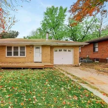 Buy this 3 bed house on 1466 West 27th Street in Independence, MO 64052
