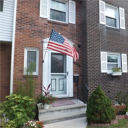 Buy this 2 bed townhouse on 4305 Belmont Drive in Village of Liverpool, Onondaga County