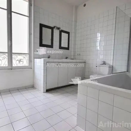 Rent this 7 bed apartment on 11 Avenue Guillemin in 92600 Asnières-sur-Seine, France