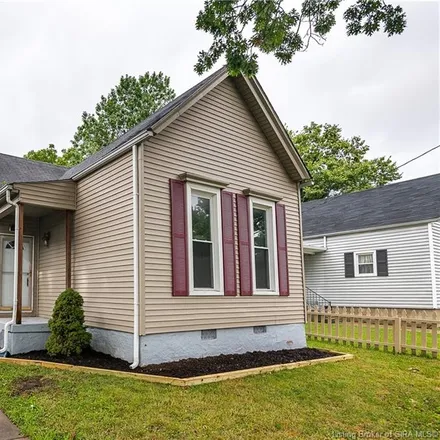 Buy this 2 bed house on 1323 Beechwood Avenue in New Albany, IN 47150