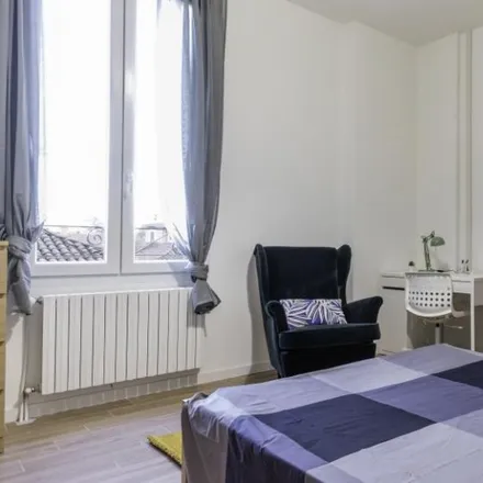 Rent this 8 bed room on Via Orfeo 23/2 in 40124 Bologna BO, Italy