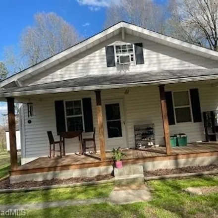 Buy this 2 bed house on 136 Albertson Road in Thomasville, NC 27360