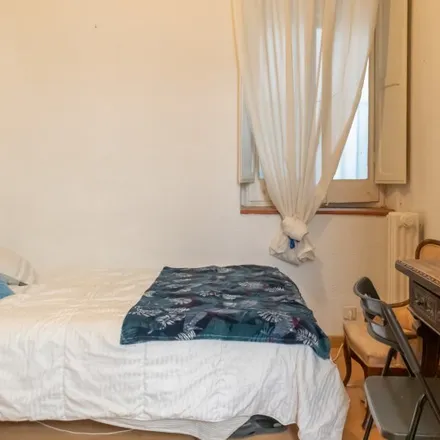 Rent this 4 bed room on Calle de Benito Gutiérrez in 37, 28008 Madrid