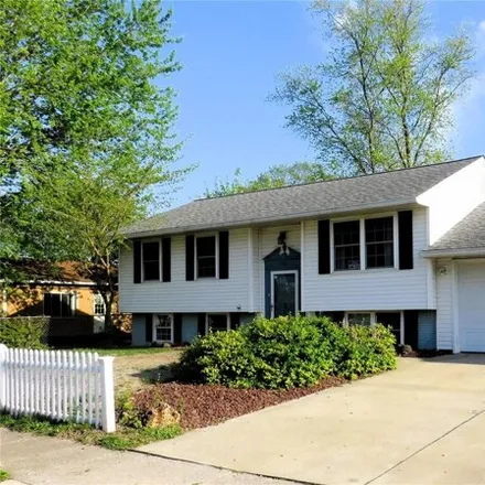 Buy this 4 bed house on 110 Hodge Street in East Alton, Madison County