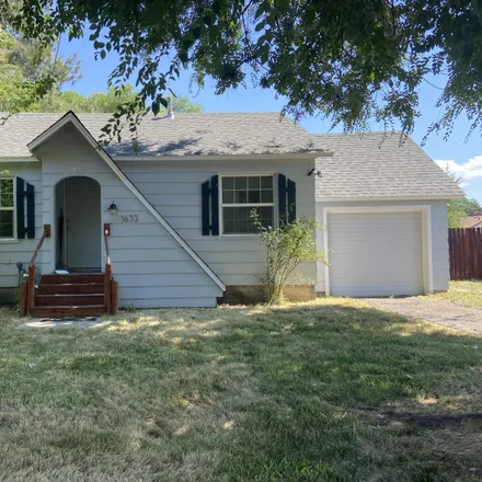 Buy this 2 bed house on 1633 Austin Street in Klamath Falls, OR 97603