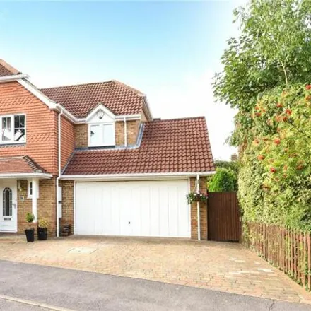 Buy this 4 bed house on Innings Lane in Newell Green, RG42 3TR