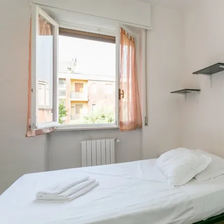 Rent this 6 bed room on Via Emilio De Marchi - Via San Rafael delle Ande in Via San Rafael delle Ande, 20125 Milan MI