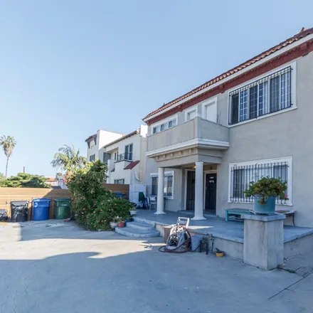 Buy this studio townhouse on 1532 6th Avenue in Los Angeles, CA 90019