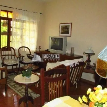 Buy this 2 bed house on Posto 14 Corpo de Bombeiros Guarda-Vidas in Avenida Presidente Castelo Branco, Flórida