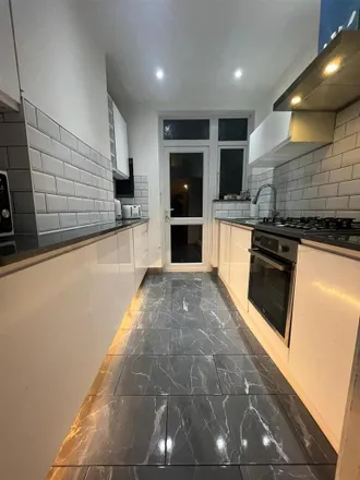 Image 1 - Norbury Cross, London, SW16 4JQ, United Kingdom - House for rent