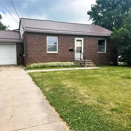 Buy this 3 bed house on 507 S 11th Ave W in Newton, Iowa