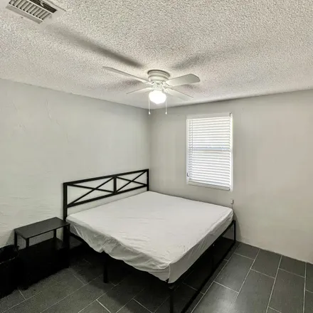 Image 4 - FL, US - Room for rent