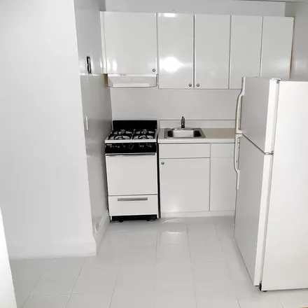 Rent this 1 bed apartment on 150 E 39th St
