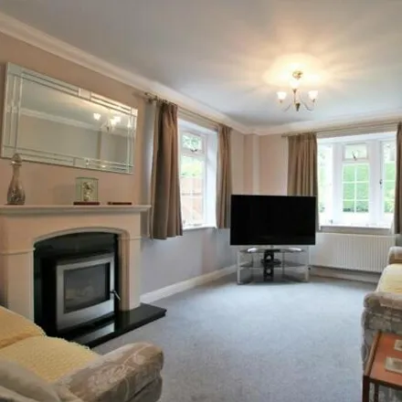 Image 9 - Sandhurst Road, Wokingham, RG40 3JN, United Kingdom - House for sale