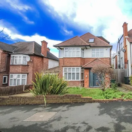 Rent this 5 bed house on Oakfields Road in London, NW11 0JN