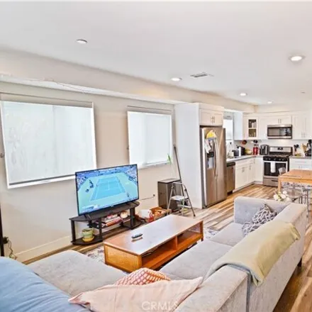 Image 2 - 807 North Kingsley Drive, Los Angeles, CA 90029, USA - House for sale