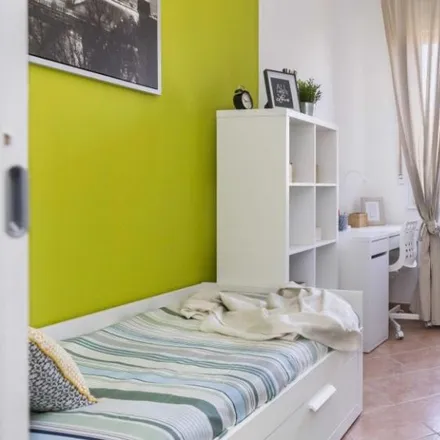 Rent this 3 bed room on Scuola dell'infanzia Salvatore Barzilai in Via Salvatore Barzilai, 20146 Milan MI