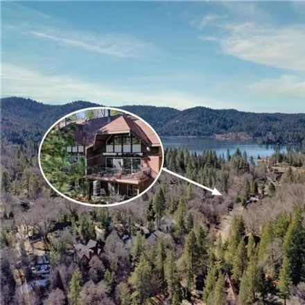 Image 3 - 890 Willow Creek Road, North Shore, Lake Arrowhead, CA 92407, USA - Townhouse for sale