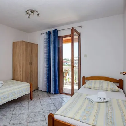 Image 5 - Jezera, Šibenik-Knin County, Croatia - Apartment for rent