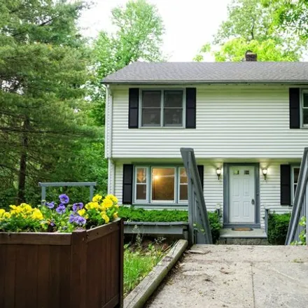Buy this 4 bed house on 20 Cliff Drive in Avon, CT 06001