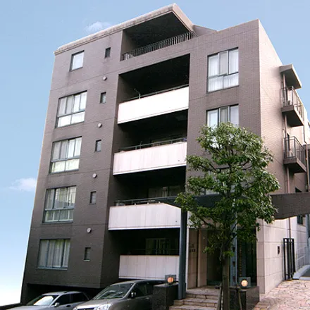 Rent this 3 bed apartment on 目黒ゴルフ練習場 in 野沢通り, Higashiyama 1-chome