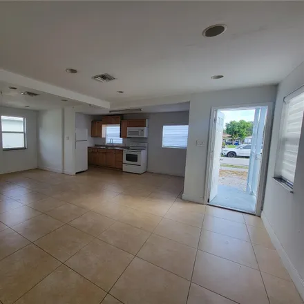 Image 5 - 2406 McKinley Street, Hollywood, FL 33020, USA - House for rent