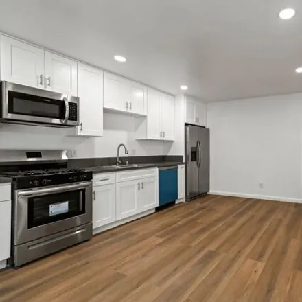 Image 3 - 7985 Romaine Street, West Hollywood, CA 90046, USA - Condo for rent