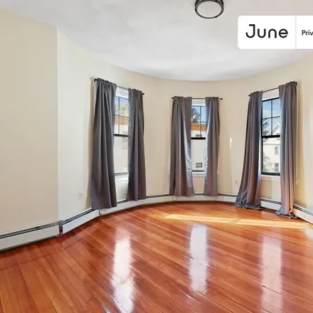 Rent this 4 bed room on 10 Norton Street