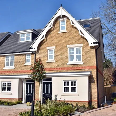 Rent this 3 bed townhouse on Gorse Road in Cookham Rise, SL6 9LL