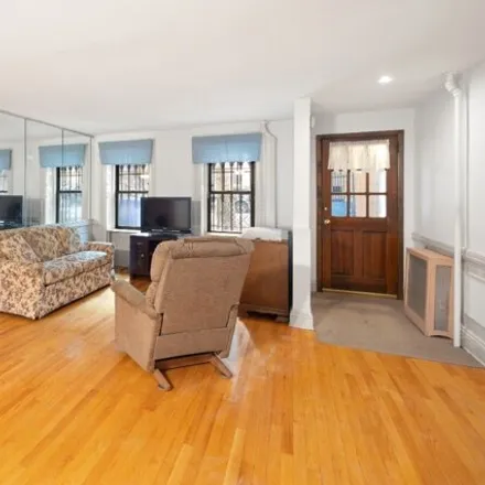 Buy this 4 bed house on 367 Sackett Street in New York, NY 11231