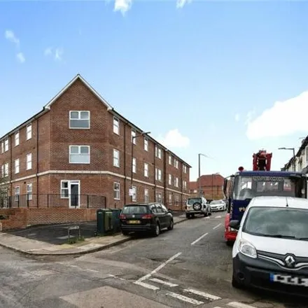 Image 3 - Redvers Road, Chatham, ME4 5UU, United Kingdom - Apartment for sale