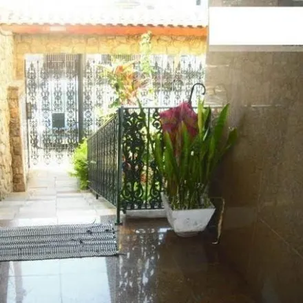 Buy this 4 bed house on Avenida Paes de Barros 541 in Parque da Mooca, São Paulo - SP