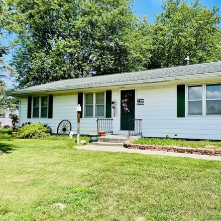 Buy this 3 bed house on 535 South Jackson Street in Pittsfield, IL 62363