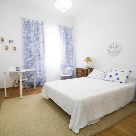 Rent this 2 bed room on Simply in Rua Sargento Jácome Moreira, 1300-104 Lisbon