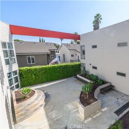 Rent this 6 bed apartment on 1241 West 37th Place in Los Angeles, CA 90007