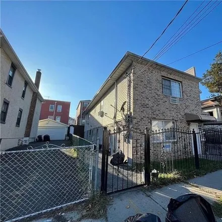 Buy this 6 bed house on 2931 Wickham Avenue in New York, NY 10469