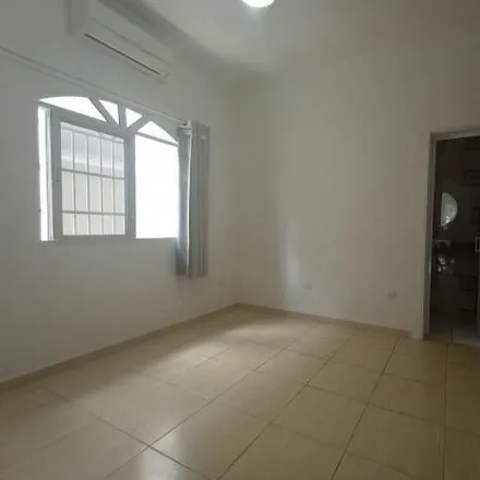 Rent this 3 bed house on Avenida Luzia Encarnção Vidal in Aviação, Praia Grande - SP