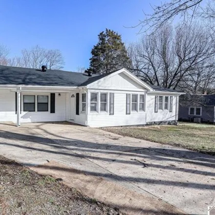 Image 1 - 552 West 12th Street, Benton, KY 42025, USA - House for sale