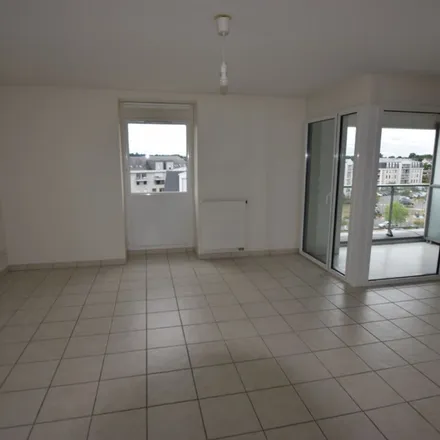 Rent this 3 bed apartment on 1 Rue de la Prée in 35510 Cesson-Sévigné, France