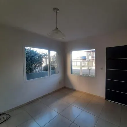 Rent this 3 bed house on Suipacha 356 in Parque 12 de Septiembre, Cipolletti