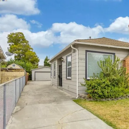 Buy this 3 bed house on 2272 90th Avenue in Oakland, CA 94621