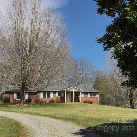 Image 2 - 227 Justice Ridge Road, Jugtown, Buncombe County, NC 28715, USA - House for sale